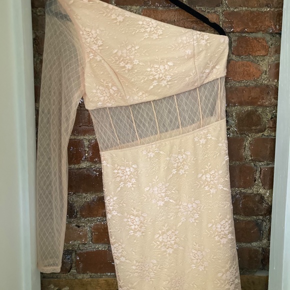 Revolve NBD Virgo one shoulder lace dress size S - Picture 5 of 7
